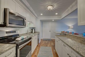 Appart'hôtel, plusieurs lits (Harbor Towers Intracoastal Condo) | Cuisine privée