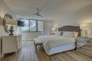 Condo, Multiple Beds (Excelsior Beach to Bay-Bayside) | 2 bedrooms, desk, WiFi