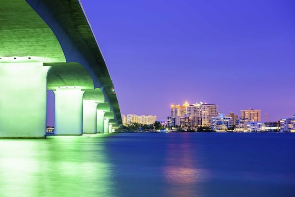 ์ฝ๋, ์นจ๋(์ฌ๋ฌ ๊ฐ) (Excelsior Beach to Bay-Bayside) | ์ธ๊ด