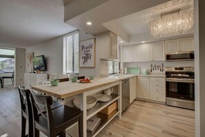 Condo, Multiple Beds (Excelsior Beach to Bay-Bayside) | Private kitchen | Fridge, dishwasher - Excelsior Beach to Bay-bayside (Siesta Key)