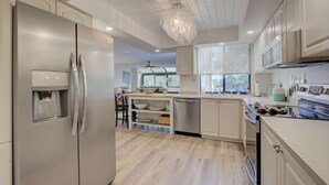 Condo, Multiple Beds (Excelsior Beach to Bay-Bayside) | Private kitchen - Excelsior Beach to Bay-bayside (Siesta Key)