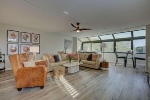 Condo, Multiple Beds (Excelsior Beach to Bay-Bayside) | Living room | Flat-screen TV - Excelsior Beach to Bay-bayside (Siesta Key)