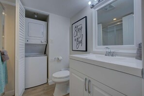 Bathroom - Excelsior Beach to Bay-bayside (Siesta Key)