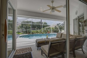Casa, varias camas (Queen Rd.) | Alberca al aire libre