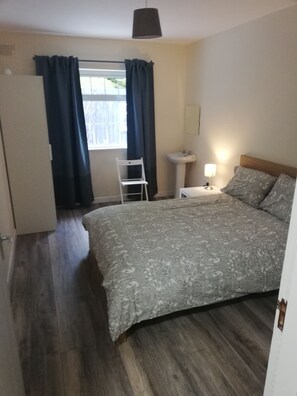 3 bedrooms, iron/ironing board, travel cot, free WiFi