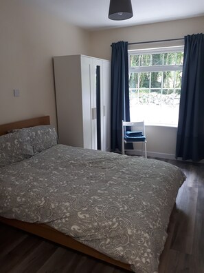 3 bedrooms, iron/ironing board, travel crib, free WiFi