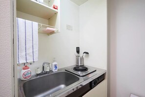 FC HOUSE Shibuya No.4 | Private kitchenette