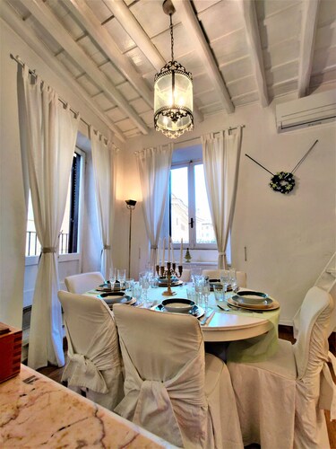 Navona Loft Terrace, splendid apartment with terrace in the historic center