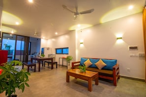 Daily local cuisine breakfast (USD 3 per person)