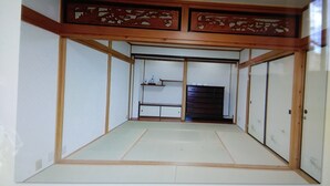 Standard Family Room, Shared Bathroom | Iron/ironing board (on request), WiFi (free) - Osaka Kuma House (Osaka)