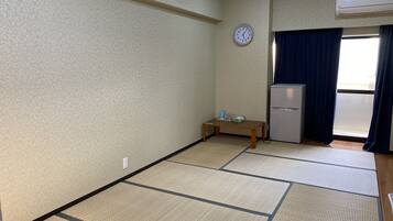 和室 (301) | デスク、ノートパソコン用作業スペース、WiFi (無料)