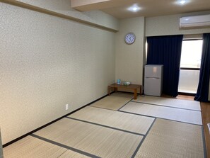 Japanese Style Room, (301) | Desk, laptop workspace, free WiFi - Chorakuen (Shirahama)