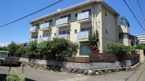 Unclassified image, 4 of 35, button - Chorakuen (Shirahama)