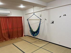 Desk, laptop workspace, free WiFi - Chorakuen (Shirahama)