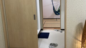 Unclassified image, 3 of 35, button - Chorakuen (Shirahama)