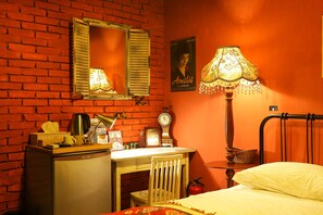 Double Room | 1 bedroom, blackout drapes, free WiFi, bed sheets