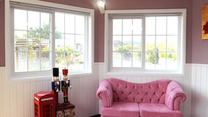 Room (Duke) | Living area