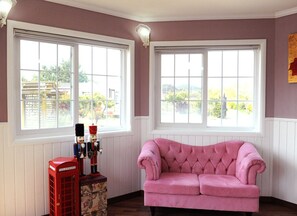 Televisión de pantalla plana, piso con calefacción