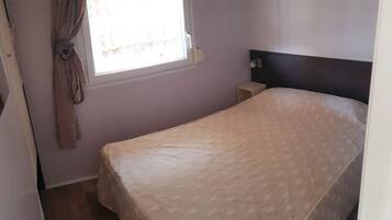 3 slaapkamers, een strijkplank/strijkijzer, wifi, beddengoed