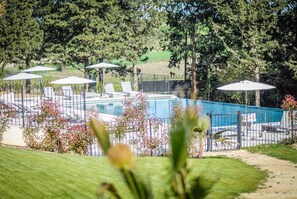 A heated pool - Large chateau for rent in Southern France. Great for corporate events! (Capestang)