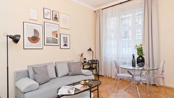 Loft City | Sala de estar | Una televisión LCD, Netflix, servicios de streaming