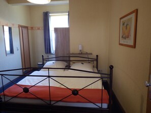 1 camera, Wi-Fi, lenzuola