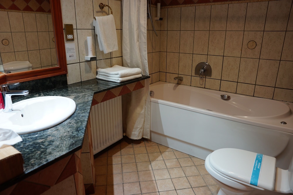 THE MILL HOTEL by null