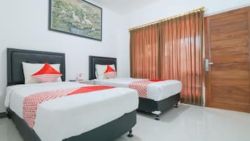 Deluxe Twin Room | Desk, free WiFi, bed sheets