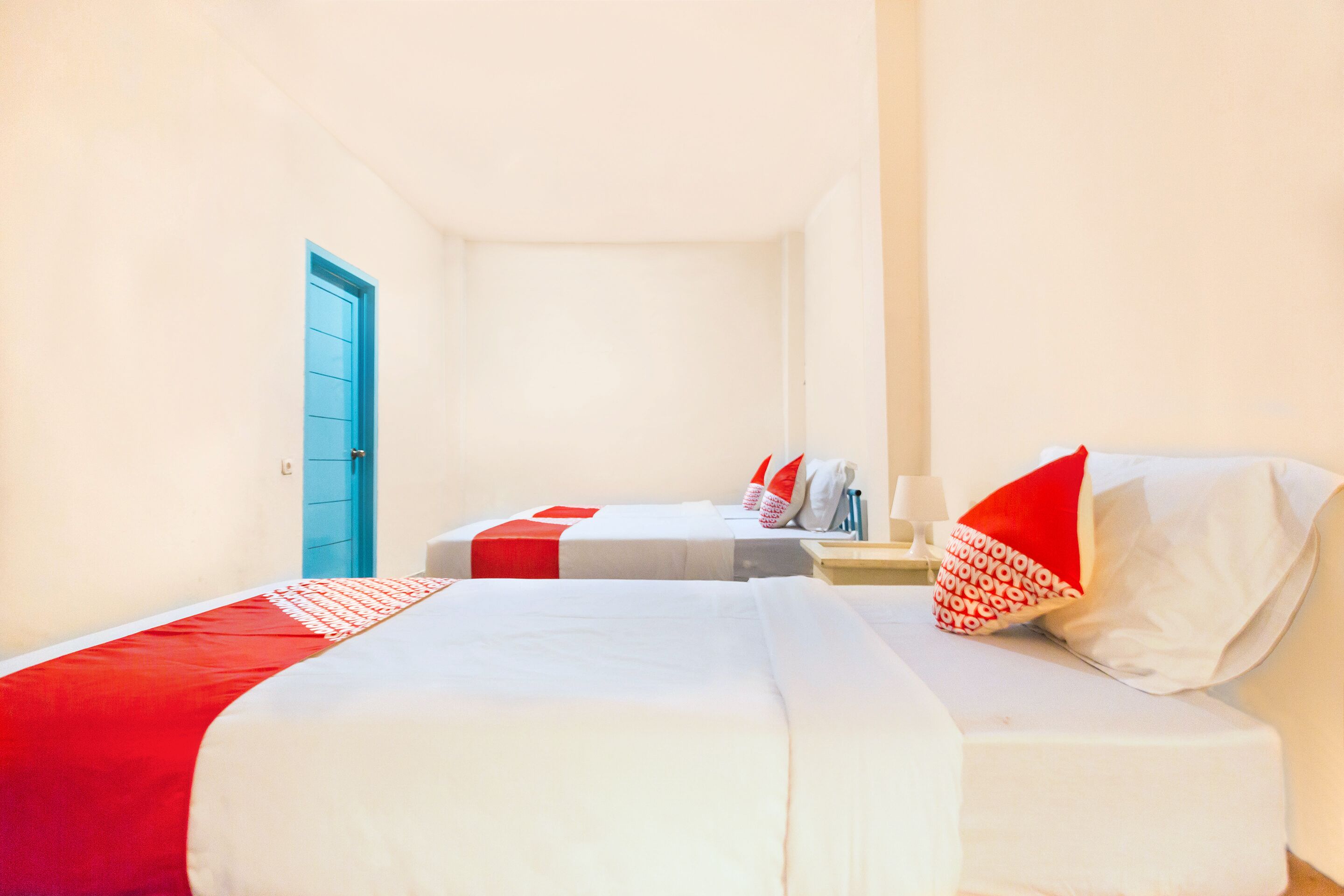 Kamar Double Keluarga | Meja kerja, Wi-Fi gratis, dan seprai linen