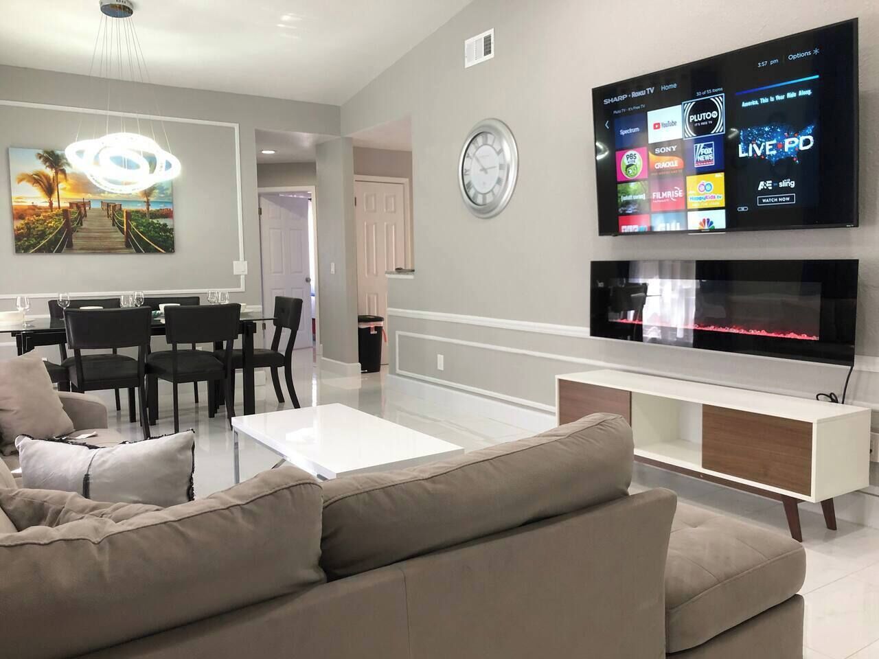 House (3 Bedrooms) | Living area | Flat-screen TV, fireplace, Netflix, streaming services