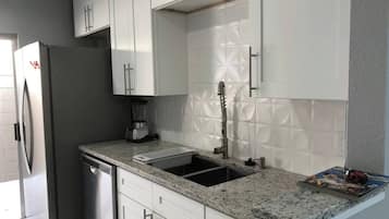 Ferienhaus (3 Bedrooms) | Eigene Küche | Wasserkocher mit Kaffee-/Teezubehör, Mixer, Toastergrill