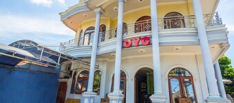 OYO 2848 Senaz Guesthouse