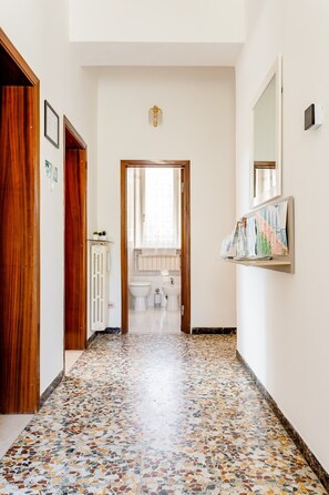 Double Room, Private Bathroom, Courtyard View (Camera Marrone 202) | Miscellaneous