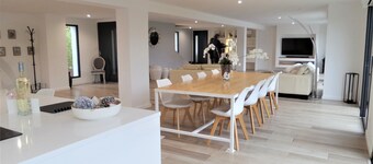 Villa Les Pierres d'Antan with swimming pool and jacuzzi