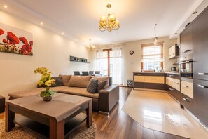 Apartment | Wohnbereich | Flachbildfernseher