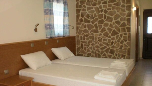 Hypo-allergenic bedding available, in-room safe, blackout drapes - Kouros Studios (Rhodes)
