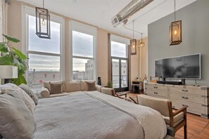 3 bedrooms, desk, iron/ironing board, WiFi