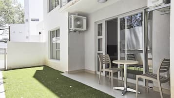Apartamento, 2 habitaciones | Terraza o patio