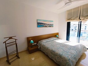 3 bedrooms, iron/ironing board, Internet