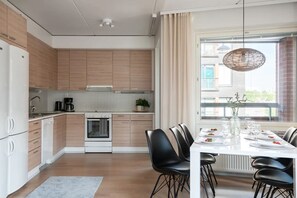 Fridge, microwave, oven, stovetop - Stunning Scandinavian apartment for 10 people! (Helsinki,)