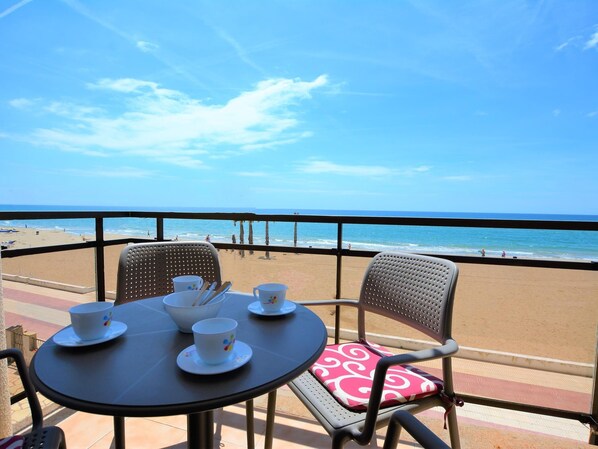 Outdoor dining - Apartment Sara El Vendrell (El Vendrell)