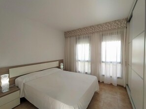 3 bedrooms, iron/ironing board, WiFi - Apartment Sara El Vendrell (El Vendrell)