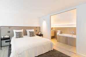 1 chambre, fer et planche à repasser, accès Internet, draps fournis