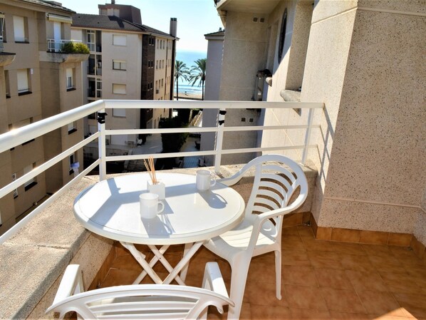 Outdoor dining - Apartment Barcino - Calafell (CALAFELL)