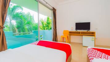 Deluxe Twin Room | Desk, free WiFi