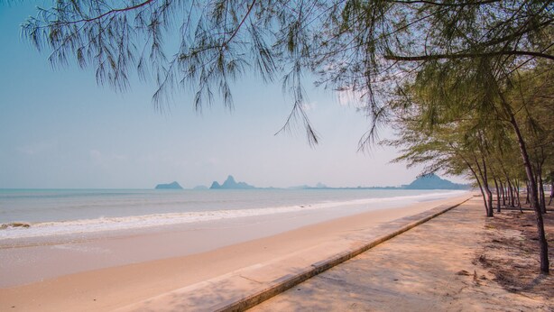 Unclassified image, 1 of 83, button - Koh Lak Resort (Prachuap Khiri Khan)