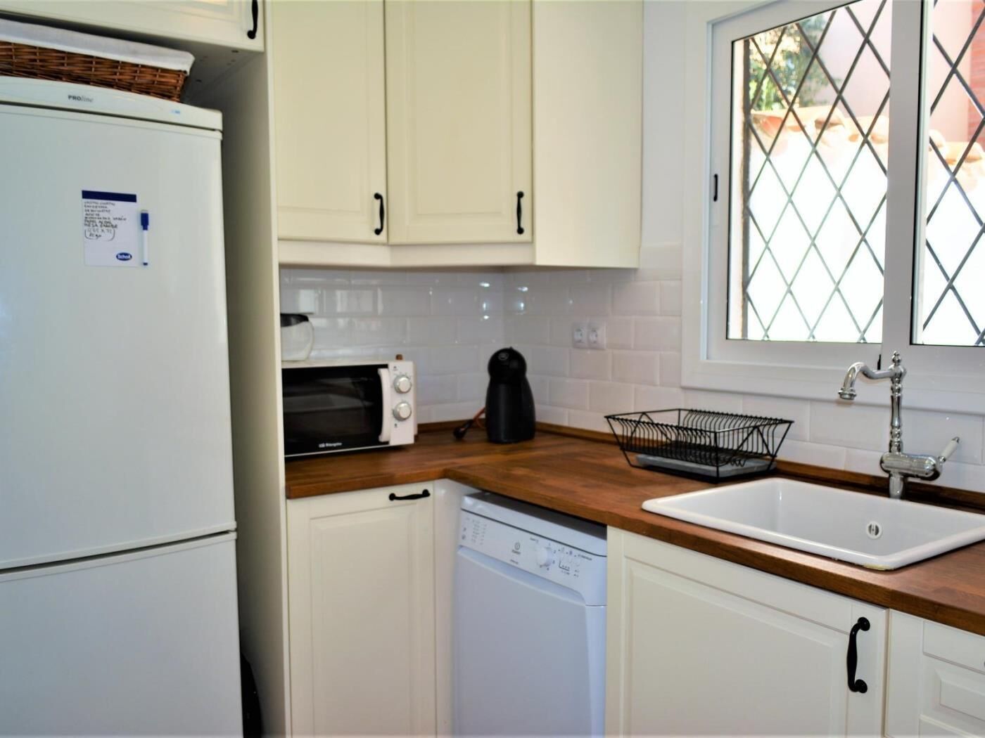 Réfrigérateur, micro-ondes, four, lave-vaisselle