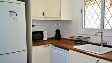 Réfrigérateur, micro-ondes, four, lave-vaisselle