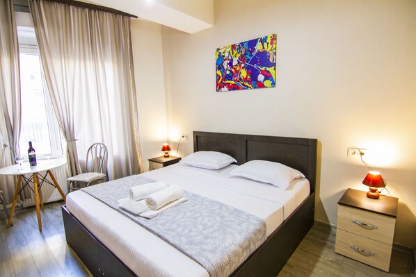 Free WiFi, bed sheets