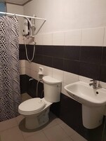 Shower, free toiletries, towels, soap